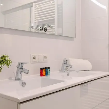 Huswell - Comfortable 2 Bedroom With Sea-view 公寓 *