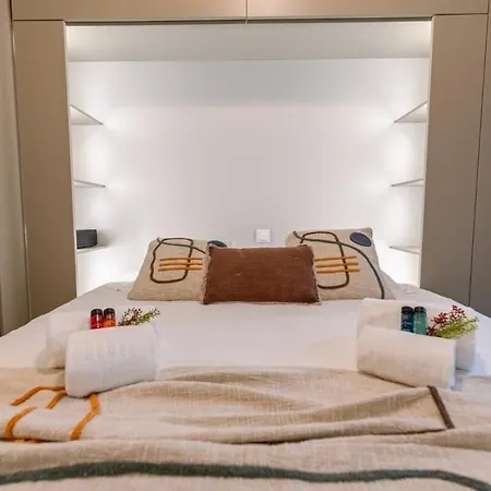 Huswell - Comfortable 2 Bedroom With Sea-view