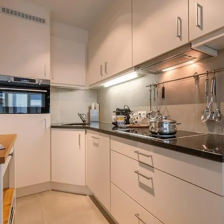 Appartement Huswell - Comfortable 2 Bedroom With Sea-view