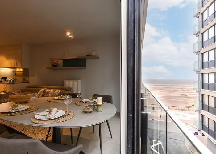 Huswell - Comfortable 2 Bedroom With Sea-view דירה קנוקה-הייסט