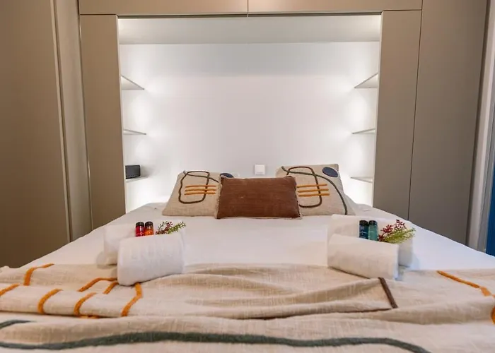 Huswell - Comfortable 2 Bedroom With Sea-view