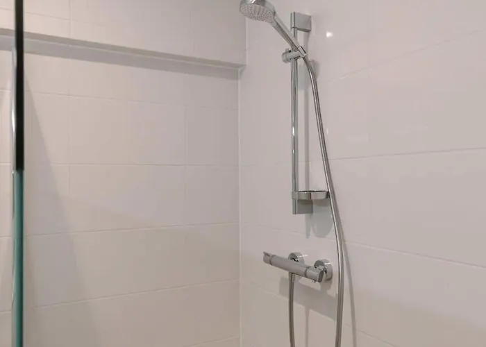 Huswell - Comfortable 2 Bedroom With Sea-view קנוקה-הייסט