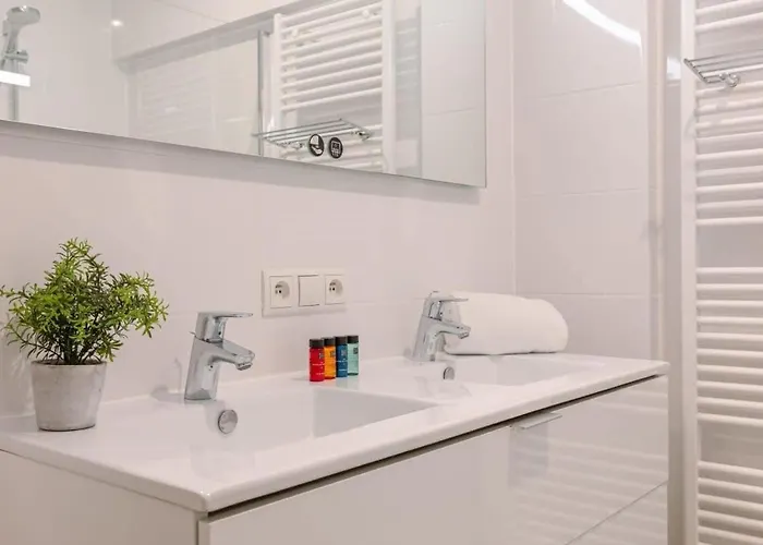 Appartement Huswell - Comfortable 2 Bedroom With Sea-view